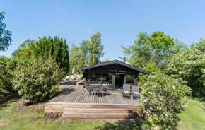 2 Bedroom Gorgeous Home In Dronningmølle